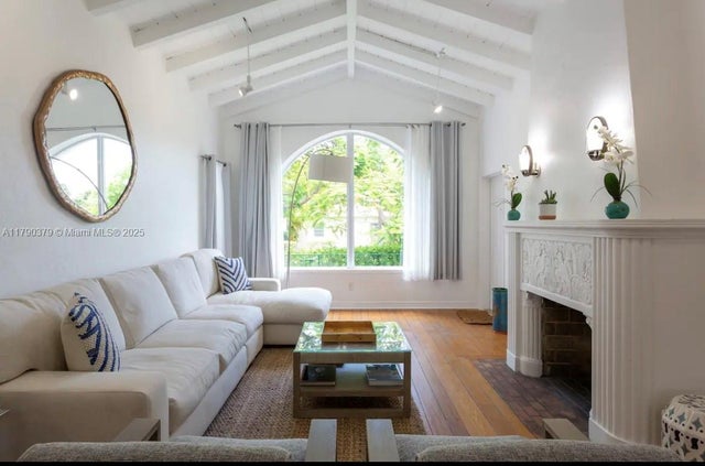 3 of 35 - 820 Ne 80th St, Miami, FL