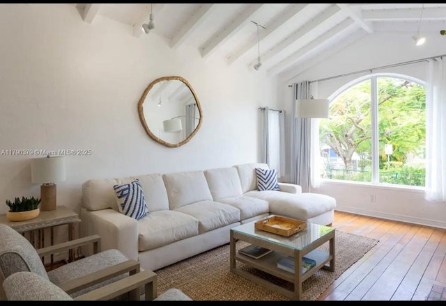 4 of 35 - 820 Ne 80th St, Miami, FL