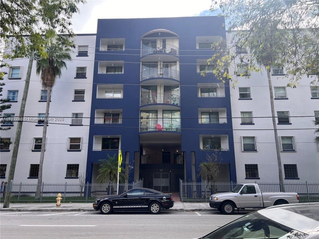 3 of 14 - 546 Sw 1st St 611, Miami, FL