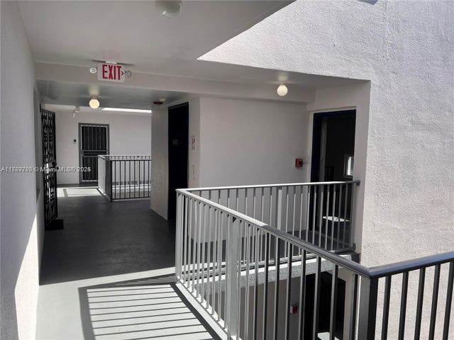 5 of 14 - 546 Sw 1st St 611, Miami, FL