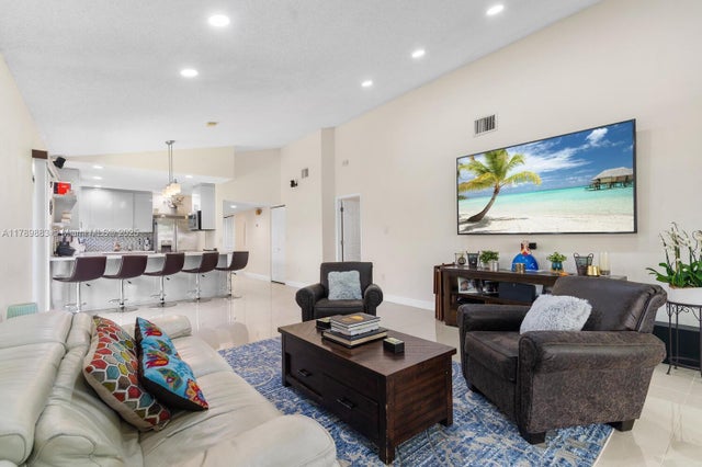2 of 22 - 371 Fairway Cir 56, Weston, FL