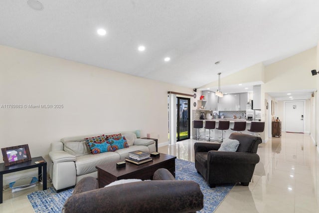 4 of 22 - 371 Fairway Cir 56, Weston, FL
