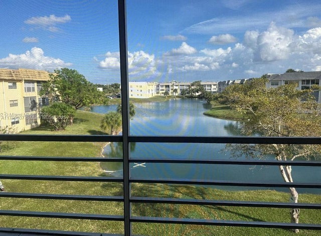 2 of 21 - 8400 Sunrise Lakes Blvd 310, Sunrise, FL