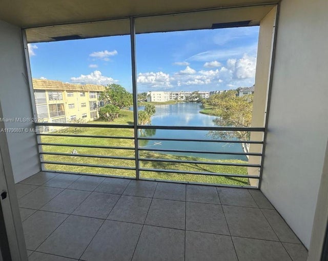 3 of 21 - 8400 Sunrise Lakes Blvd 310, Sunrise, FL