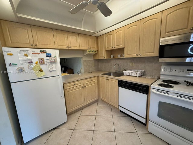 2 of 15 - 7797 Golf Cir Dr 102, Margate, FL
