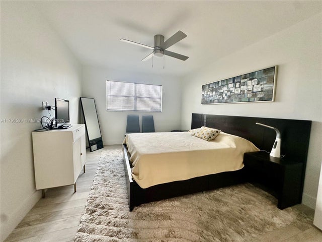 5 of 30 - 8300 Sunrise Lakes Blvd 208, Sunrise, FL
