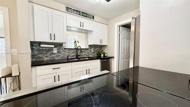 5 of 27 - 5107 Sw 92nd Ave, Cooper City, FL