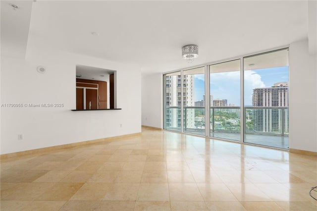 4 of 36 - N/A, Aventura, FL