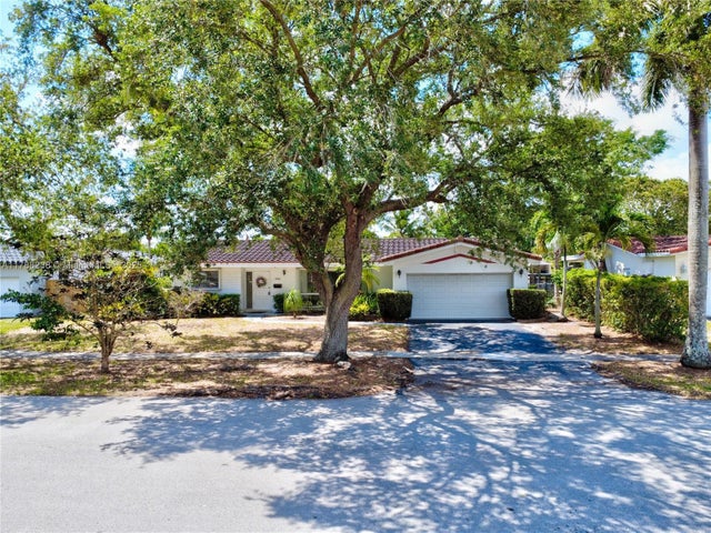 4 of 44 - 5220 Monroe St, Hollywood, FL