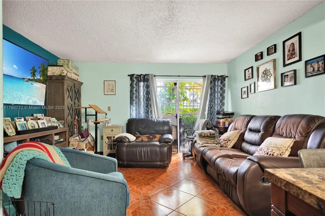 4 of 14 - 2700 Nw 25th Ave 605-6, Miami, FL