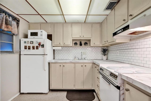 5 of 53 - 700 Layne Blvd 218, Hallandale Beach, FL