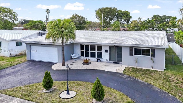 2 of 33 - 4309 Jackson St, Hollywood, FL