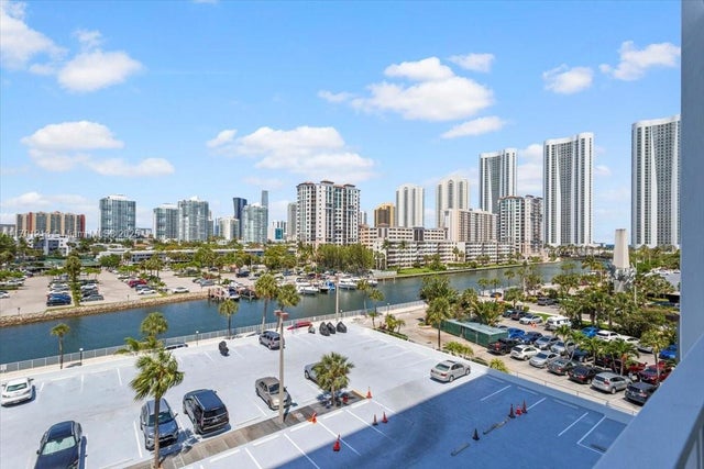 5 of 39 - 500 Bayview Dr 527, Sunny Isles Beach, FL
