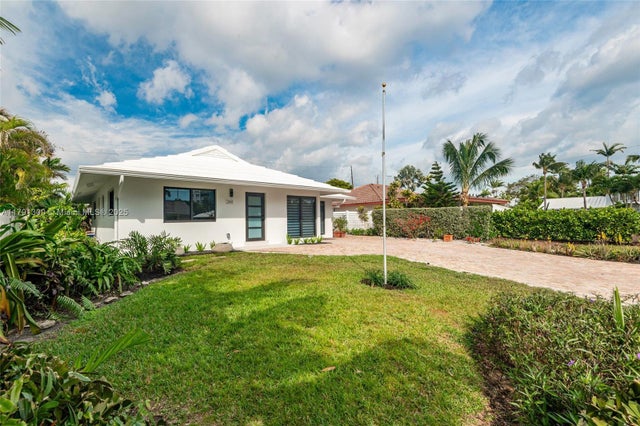 4 of 35 - 2005 Se 26th Ter, Fort Lauderdale, FL