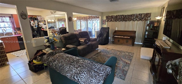 3 of 21 - 9360 Nw 42nd Ct, Sunrise, FL