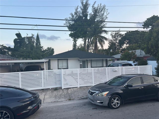 2 of 31 - 3354 Nw 50th St, Miami, FL