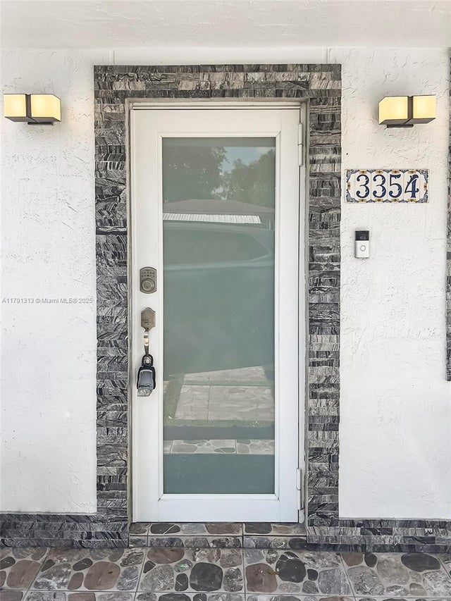 3 of 31 - 3354 Nw 50th St, Miami, FL