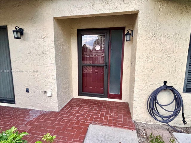4 of 30 - 120 Roselle Ct, Royal Palm Beach, FL