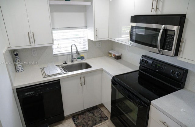 3 of 34 - 8901 Hollybrook 206, Hollywood, FL