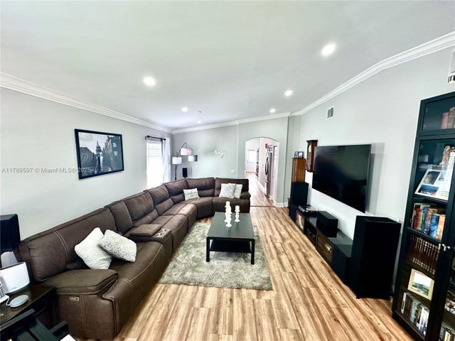 4 of 40 - 5557 Nw 125th Ter, Coral Springs, FL