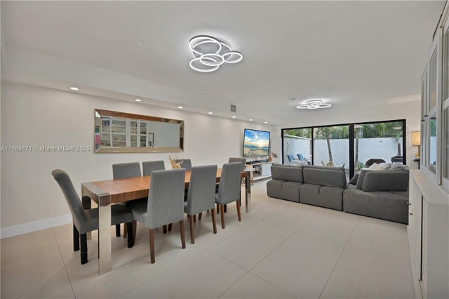 1 of 25 - 3510 Magellan Cir 726, Aventura, FL