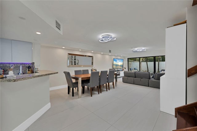 3 of 25 - 3510 Magellan Cir 726, Aventura, FL