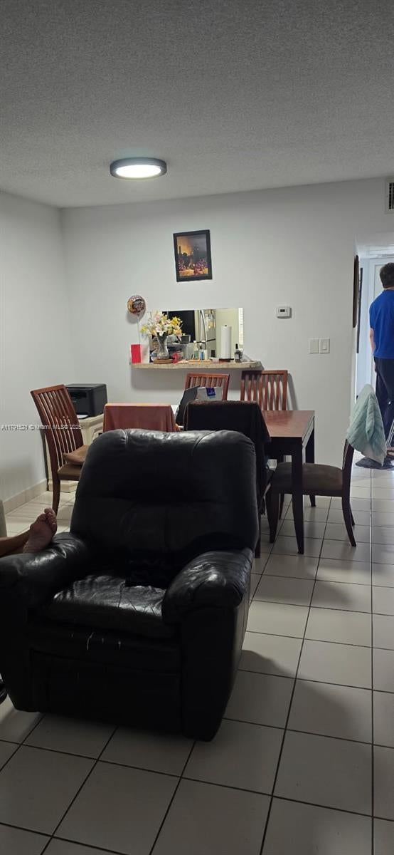 5 of 12 - 4805 Nw 35th St 610, Lauderdale Lakes, FL