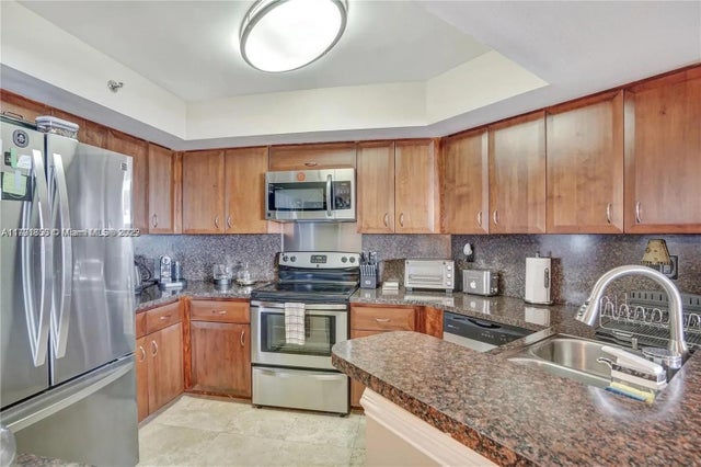 2 of 14 - 6767 Collins 901, Miami Beach, FL