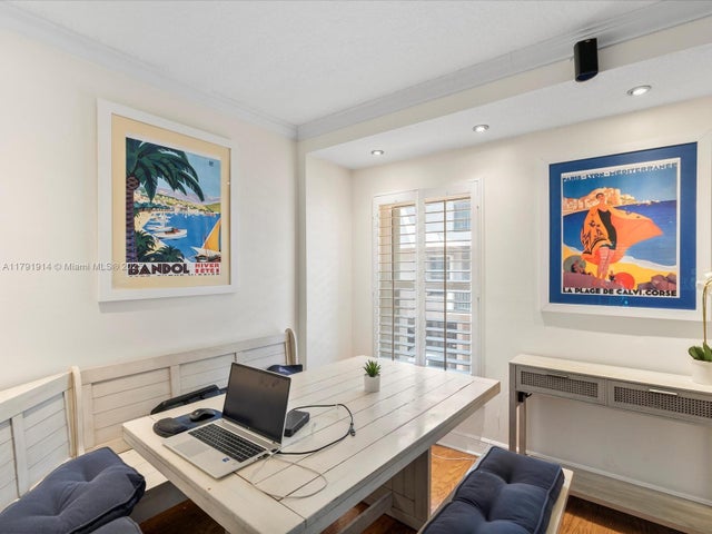 5 of 29 - 3097 Bird Ave 3097, Miami, FL