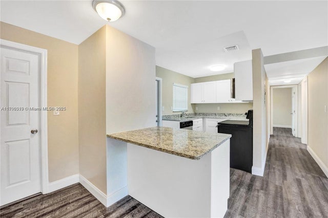 2 of 10 - 1859 Nw 16th Ct, Fort Lauderdale, FL
