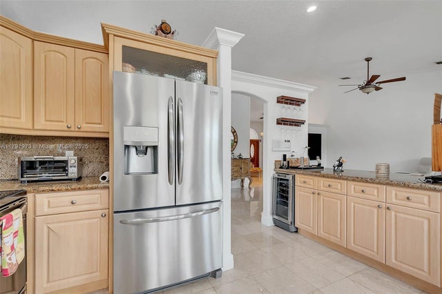 3 of 32 - 2045 Sw 142nd Pl, Miami, FL