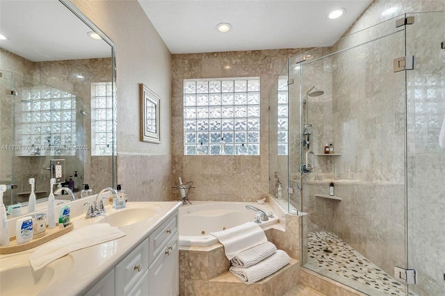 5 of 32 - 2045 Sw 142nd Pl, Miami, FL