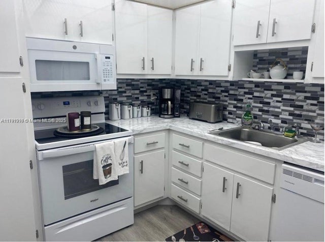 5 of 9 - 1985 S Ocean Dr 2b, Hallandale Beach, FL