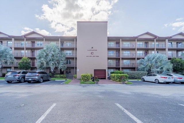 100 Sw 130th Ter 412c, Pembroke Pines
