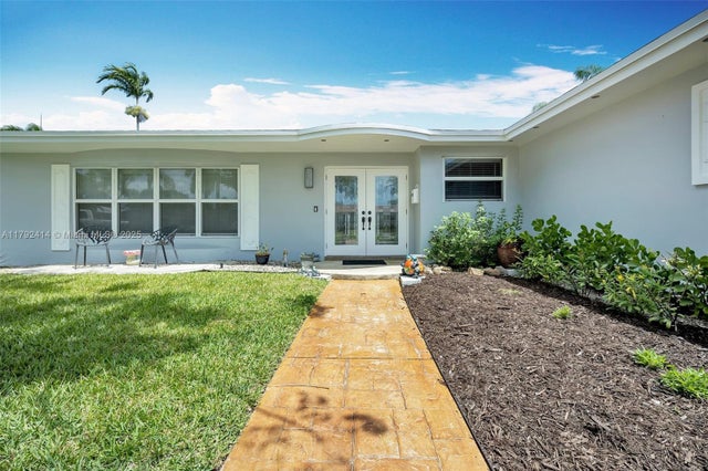 2 of 48 - 4701 Garfield St, Hollywood, FL