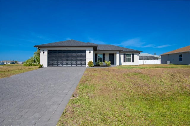1 of 15 - 1808 Ne 7th Ave, Cape Coral, FL