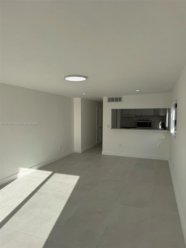 3 of 21 - 2939 Indian Creek Dr 307, Miami Beach, FL