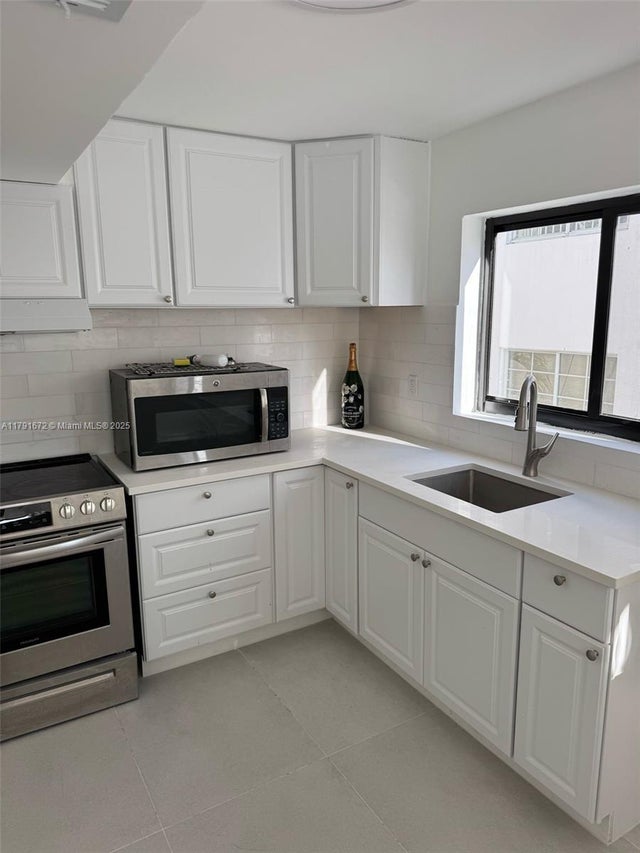 4 of 21 - 2939 Indian Creek Dr 307, Miami Beach, FL