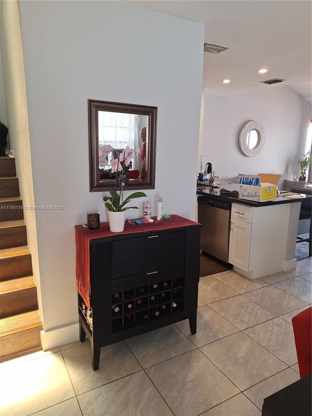 4 of 20 - N/A, Aventura, FL