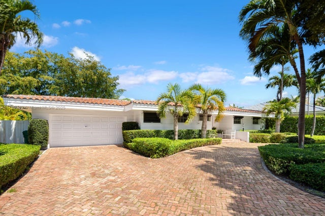 1 of 10 - 141 Island Dr, Key Biscayne, FL