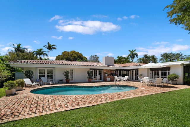 2 of 10 - 141 Island Dr, Key Biscayne, FL