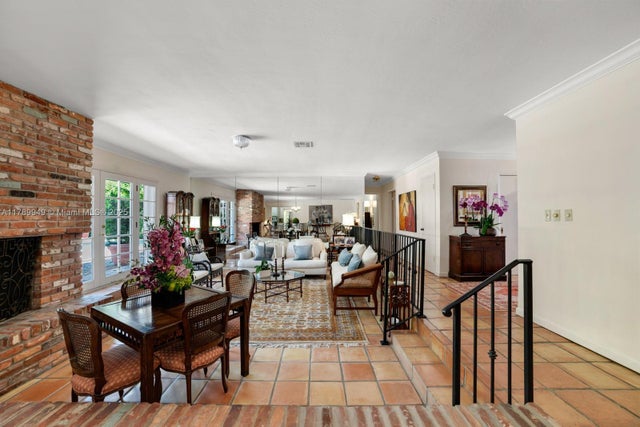 4 of 10 - 141 Island Dr, Key Biscayne, FL