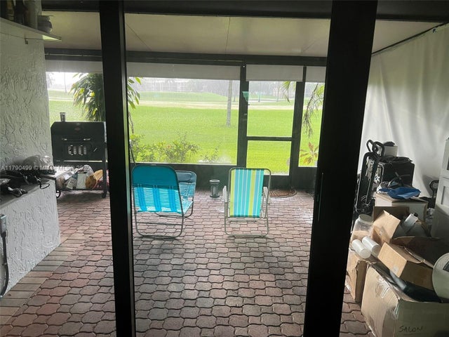2 of 38 - 370 Fairway Cir 13, Weston, FL