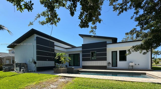 4 of 8 - 3823 Sw 3rd St, Cape Coral, FL