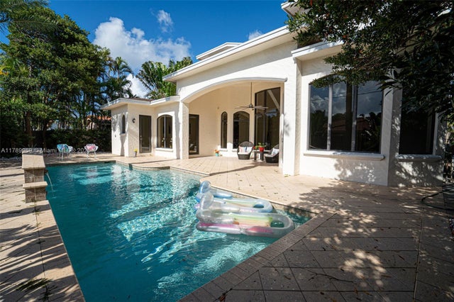 260 Ne Wavecrest Ct, Boca Raton