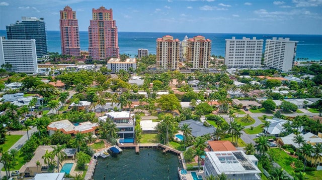 2 of 35 - 2019 Ne 31st Ave, Fort Lauderdale, FL