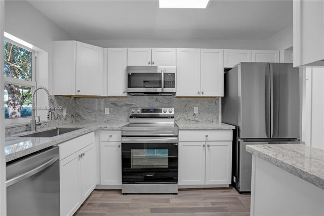 3 of 21 - 119 Poinciana Dr, Key Largo, FL