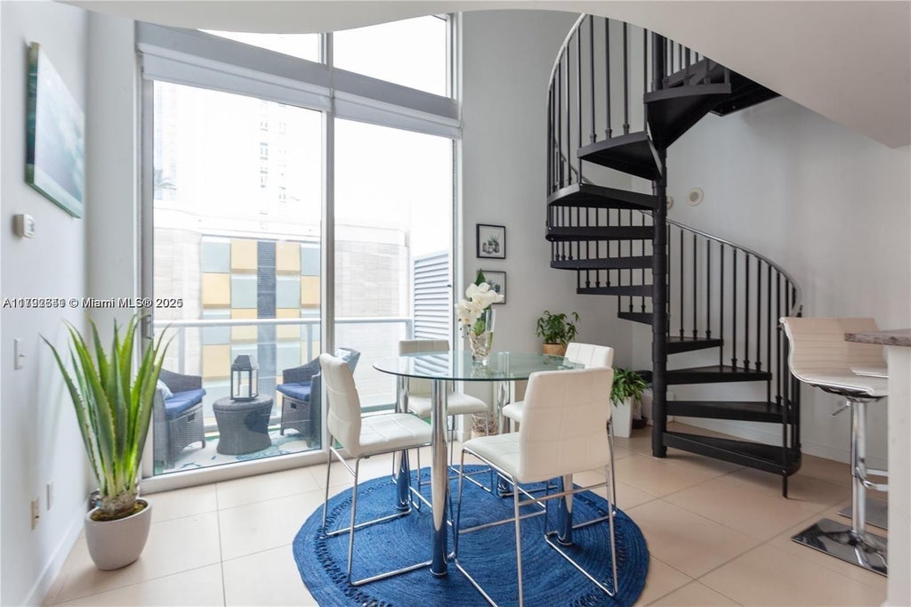 300 S Biscayne Blvd L-432, Miami