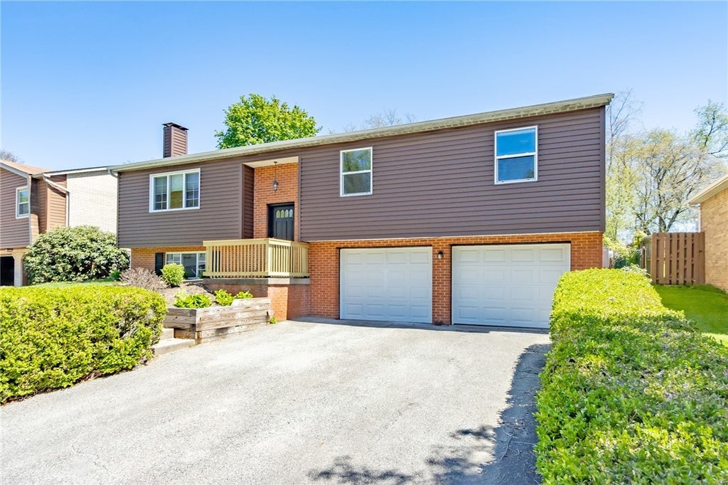 1004 Mcallister Drive, Plum Boro