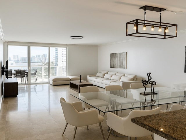 4 of 14 - 3330 Ne 190th St 716, Aventura, FL
